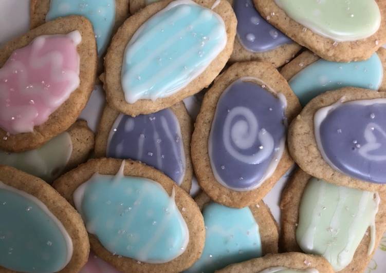 Iced Easter biscuits