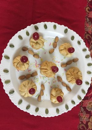 A picture of Mawa dry fruits with roasted pumpkin seeds and flax seeds Gujiya.