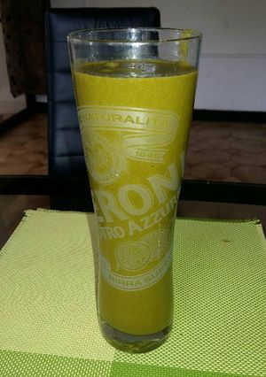 A picture of Healthy green smoothie.