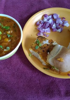A picture of Pav Bhaji.