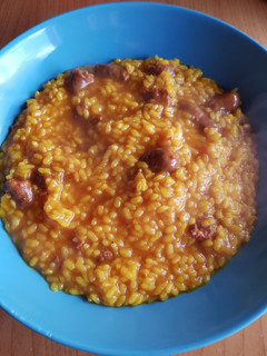 Una foto de Arroz caldosito con salchichas de ternera