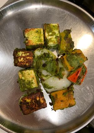 પનીર ટીક્કા (Paneer Tikka Recipe In Gujarati) રેસીપી મુખ્ય ફોટો