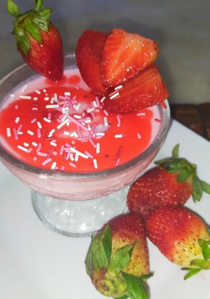 A picture of Strawberry Frozen yogurt.