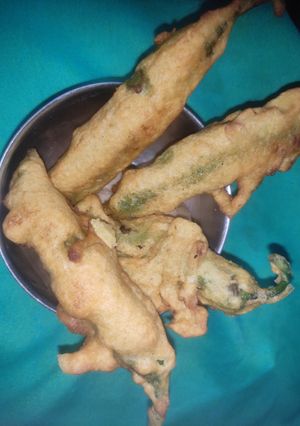 मिर्च के पकौड़े (mirch ke pakode recipe in Hindi) रेसिपी मुख्य फोटो