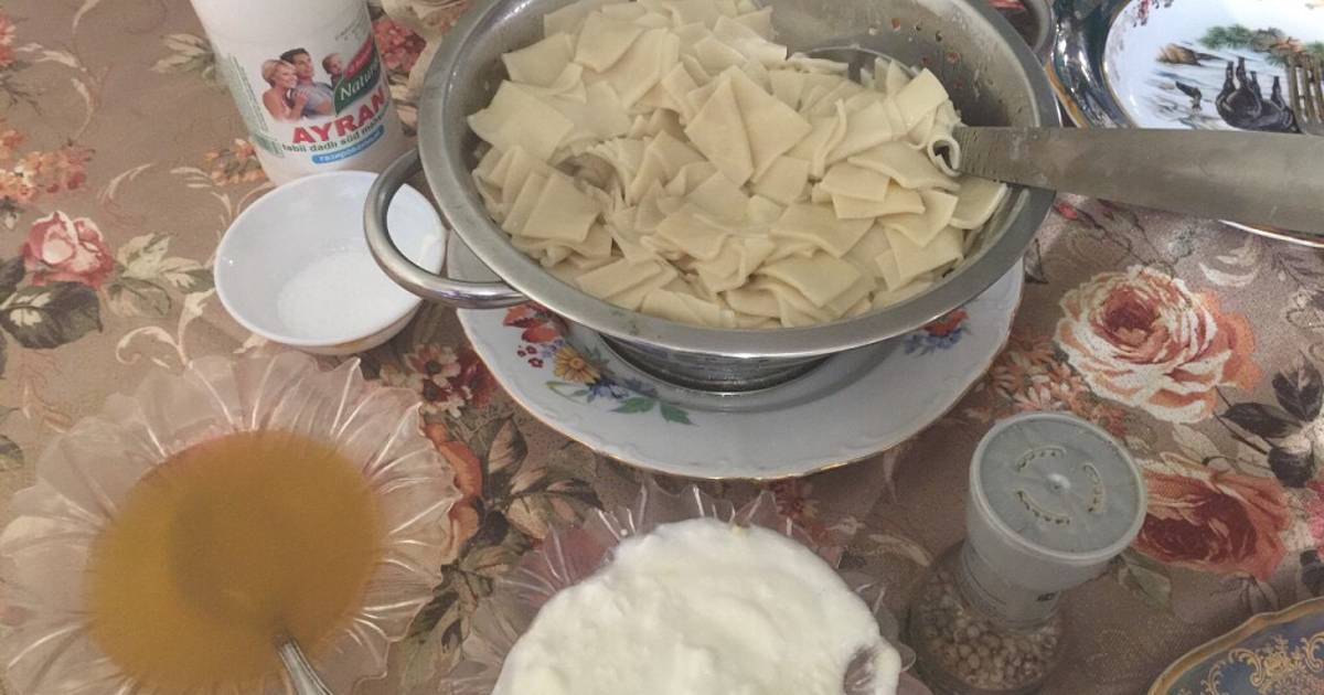 Татар бораки с говядиной и мацони. Татар бораки армянские. Татар бораки армянское блюдо. Татар борани. Татар бораки с мацони.