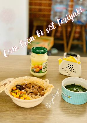 Hình của món Cơm trộn bò sốt teriyaki.