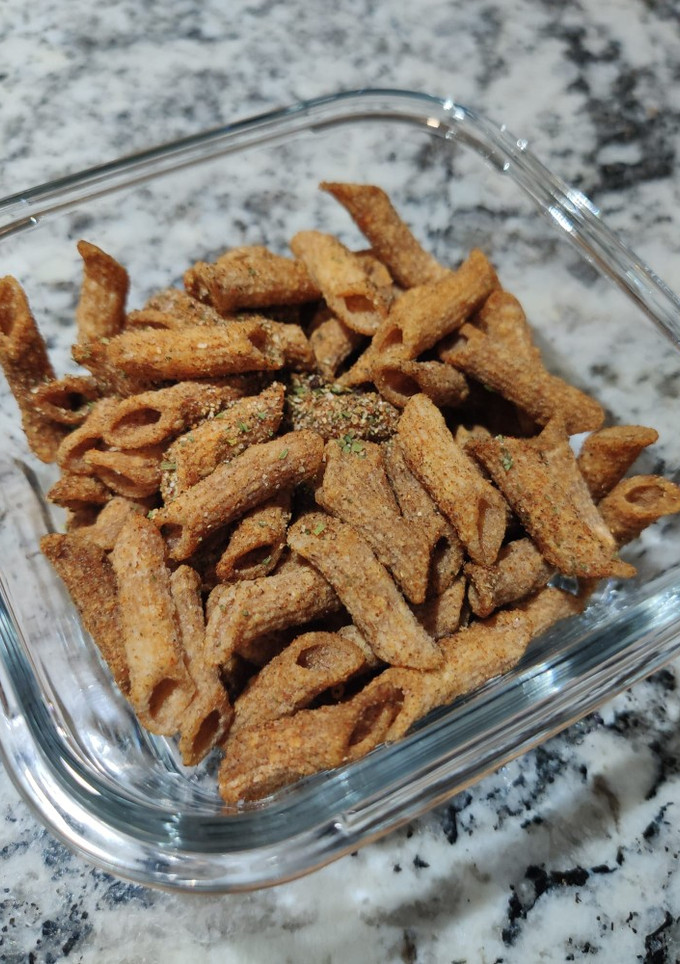 Una foto de Macarrones crackers (un snack delicioso)