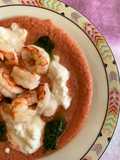 Gazpacho con gamberi spadellati, stracciatella ed emulsione di basilico