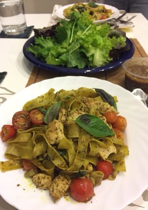 รูปของ Pesto Pasta ไก่สุดอร่อย