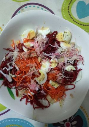 Una foto de Ensalada de col colorida