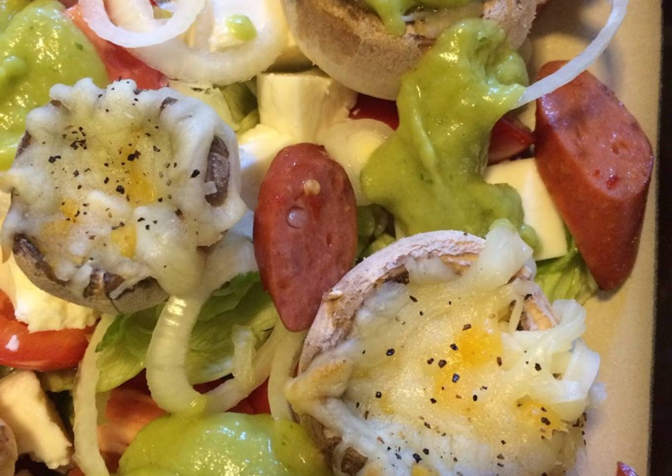 Ensalada de hongos rellenos