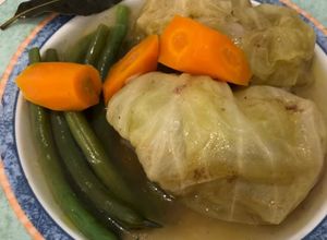Una foto de Rollo de repollo Japonés RORUQYABETU 🇺🇾🇯🇵ロールキャベツ