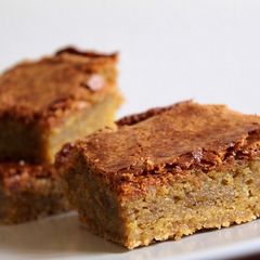 A picture of Brown butter blondies.