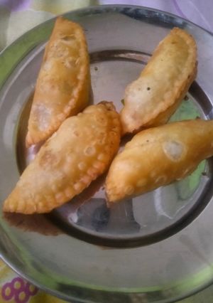 A picture of Mawa gujiya.