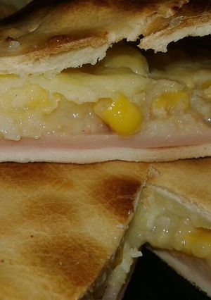 Una foto de Tarta de Choclo Jamon Y queso