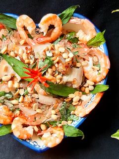 Hình của món Gỏi bưởi tôm thịt.