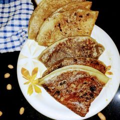 Puran poli A picture of Puran poli.