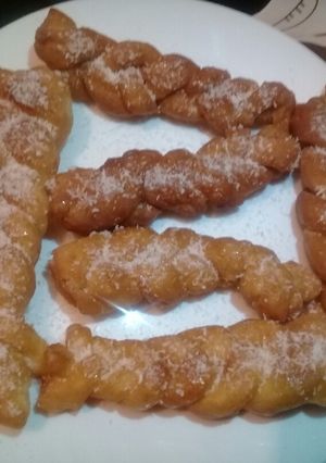 A picture of Koeksister.