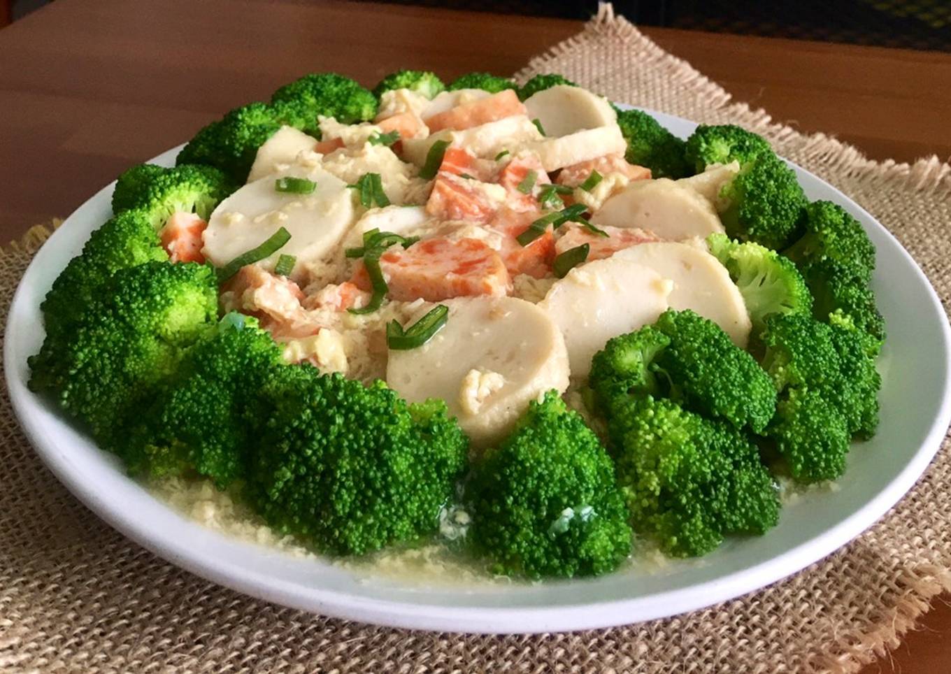 Brokoli siram saos telur baso