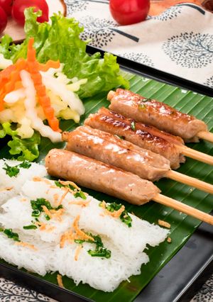 A picture of Quick Banh Hoi with Grilled Pork Sausage.