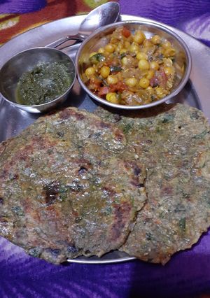A picture of Mutigrain Roti(Thalipeeth).