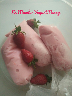 Foto resep Es Mambo Yogurt Berry
