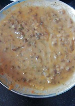 A picture of Makhni masoor.