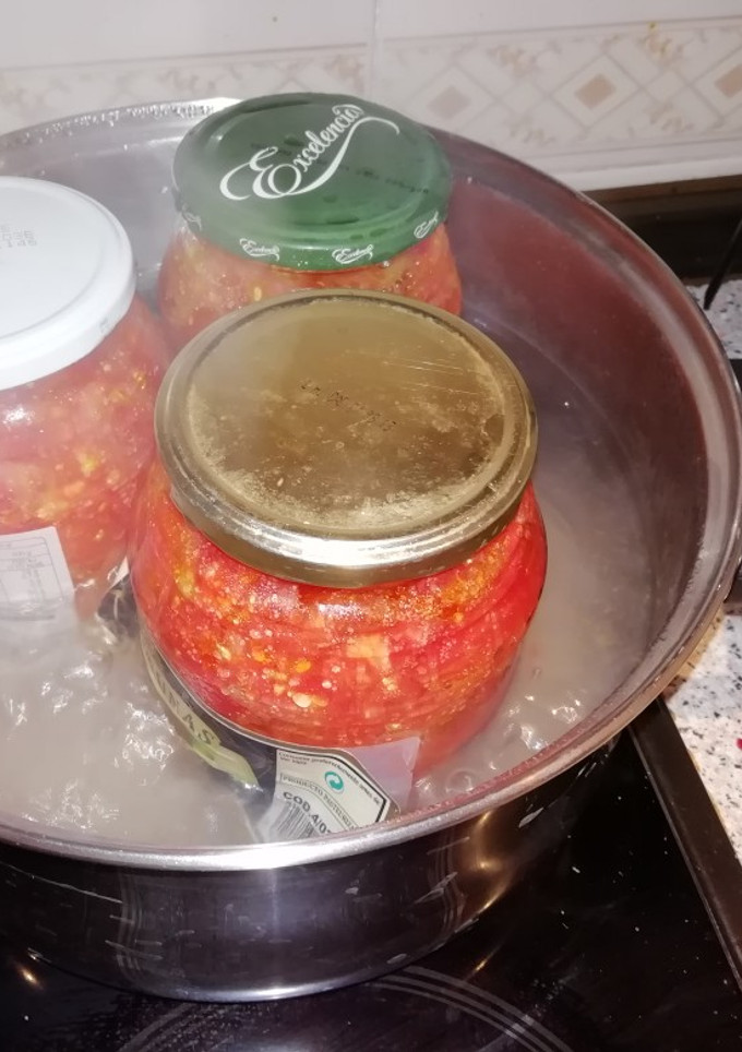 Una foto de Tomate natural envasado al vacío