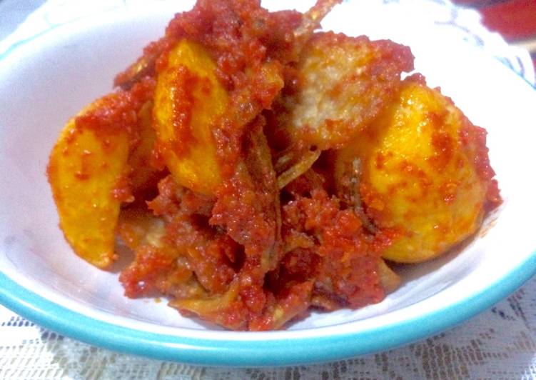 Resep Goreng Telur &amp; Teri Balado yang Lezat Sekali