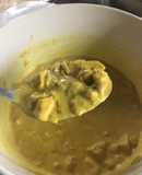 Strogonoff de pollo con curry