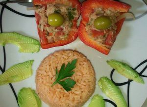 Una foto de Pimiento Morrón Relleno de Ceviche de Atún