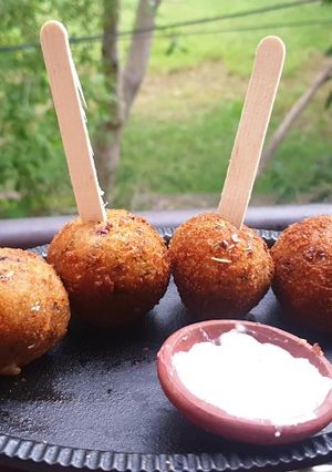 A picture of Potato lolipop.