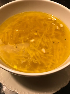 Una foto de Sopa de pollo con fideos