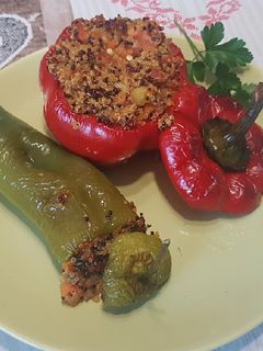 Una foto de Pimientos rellenos de quinoa