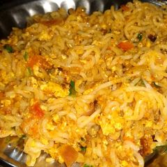 A picture of Egg maggie.