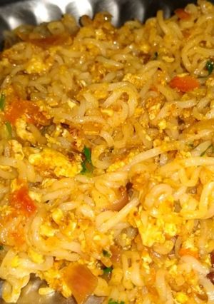 A picture of Egg maggie.
