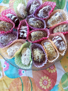 A picture of Chocolate filled dates.