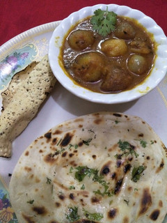 आलू प्याज सब्जी बटर नान (Aloo pyaz sabzi butter naan recipe in hindi) रेसिपी मुख्य फोटो