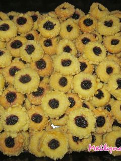 Foto resep Thumbprint Cookies With Crumble and Blackberry Jam
