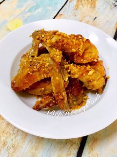 Hình của món Cánh Gà Chiên Giòn Nước Mắm Tỏi.