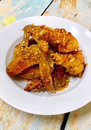 Hình của món Cánh Gà Chiên Giòn Nước Mắm Tỏi.