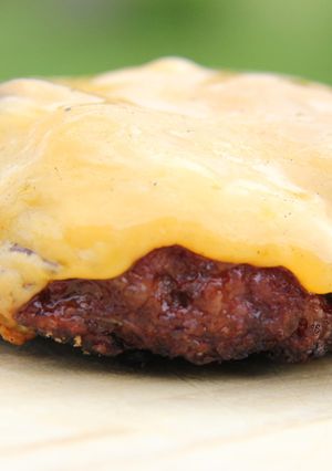 Hagymás-marha hamburgerhús recept fotója