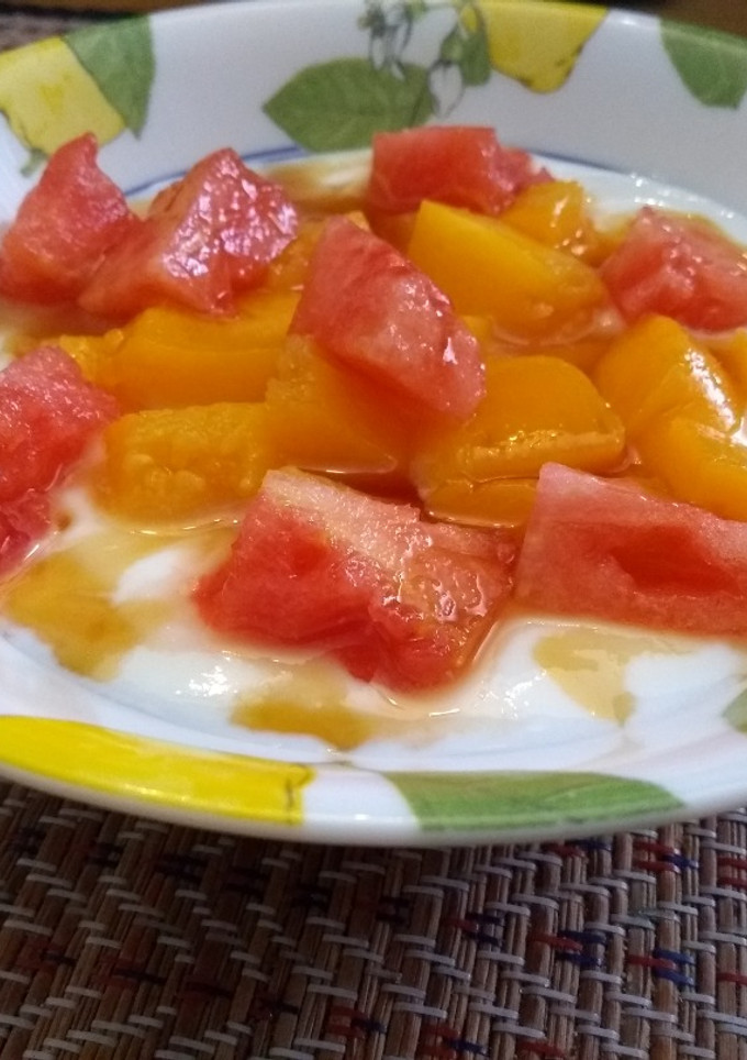 Una foto de Postre de melocotón y sandía