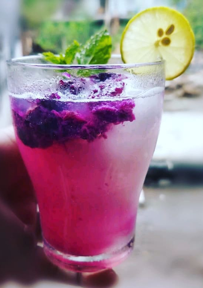 A picture of Lemon slush with Jamun compote.