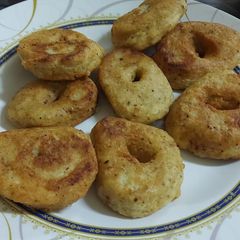 A picture of Urad daal vada.