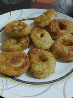 A picture of Urad daal vada.