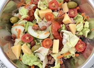 Una foto de 🫘 🥗 🍽️ Ensalada de Porotos Cranberry