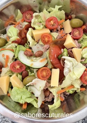 Una foto de 🫘 🥗 🍽️ Ensalada de Porotos Cranberry
