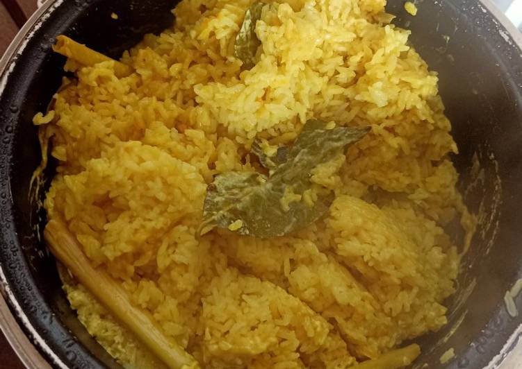 Bagaimana Membuat Nasi Kuning Magic Com Enak Banget