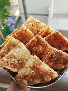 A picture of Ajwain Kalonji Ki Nimki!!.